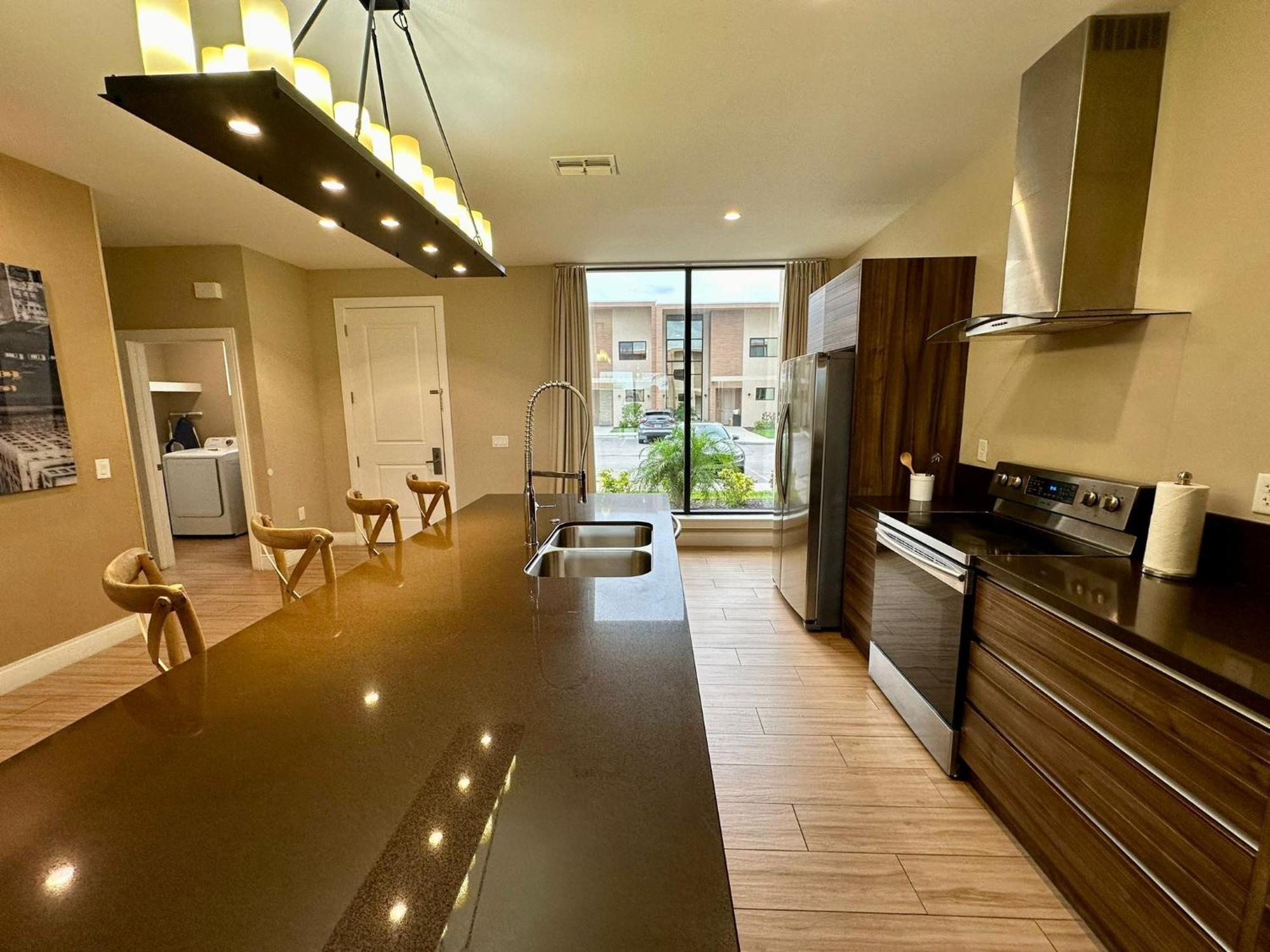 Luxury Home In Orlando With Private Hot Tub - 7 Min From Disney Parks - 3 Bedrooms And 4 Bathrooms! Exterior photo